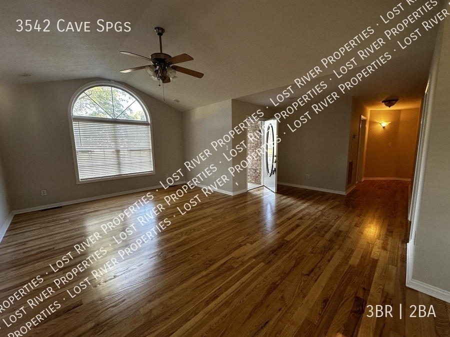 Foto principal - 3542 Cave Springs Ave