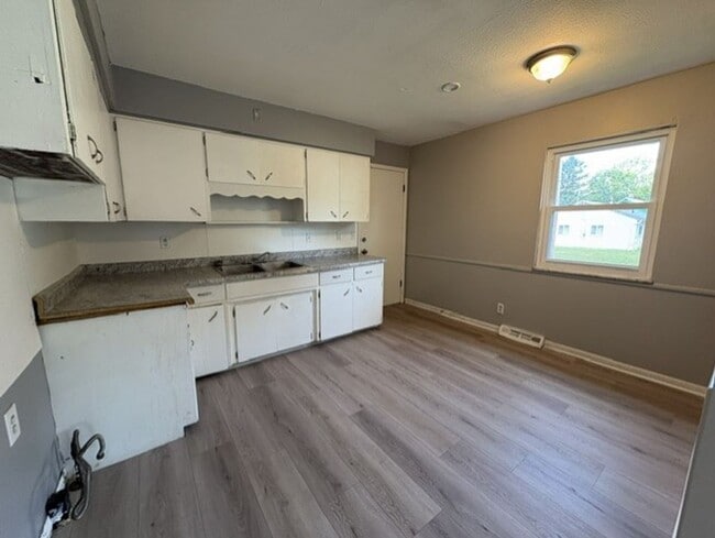 Building Photo - 1382 Bellevue Ave