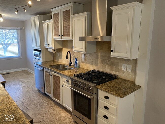 Building Photo - 1026 N New Jersey St