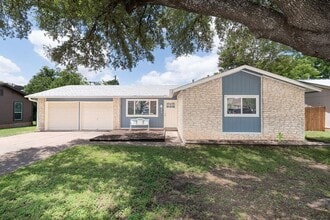 Building Photo - 1515 Glenmeadows Dr