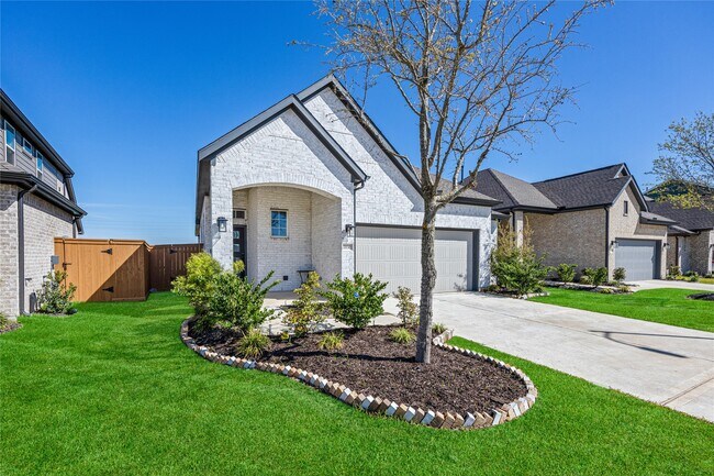 Building Photo - 21130 Garden Palm Dr