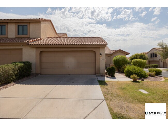 Foto del edificio - A Distinguished 2/2 Single-Level Townhome ...