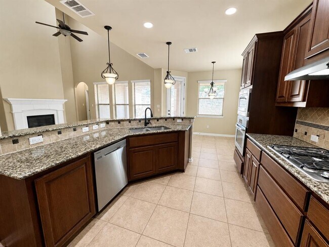 Building Photo - 14312 Senia Bend