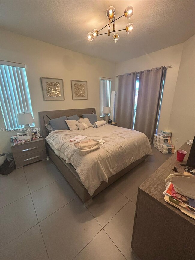 Foto del edificio - 4700 SW 160th Ave