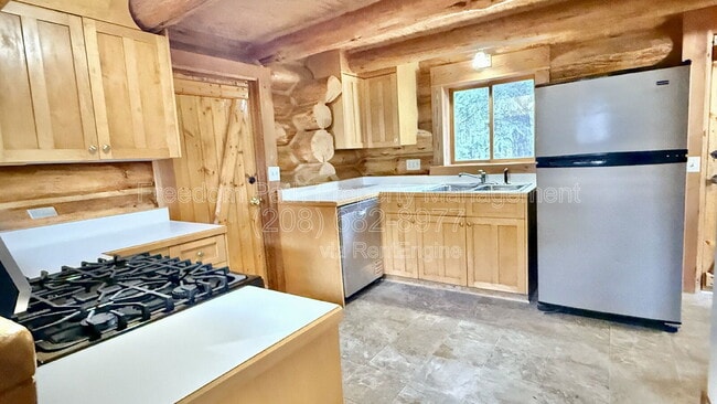 Building Photo - 520 Day Break Rd