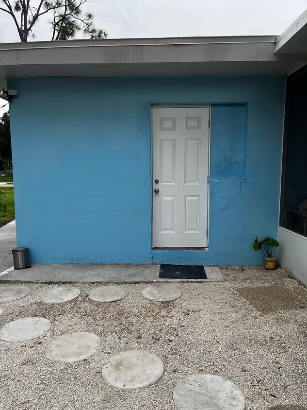 Foto principal - 8101 Cleaves Rd