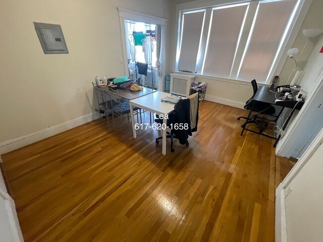 Building Photo - NO FEE! SEPT Sunny 1b in Allston. Students...