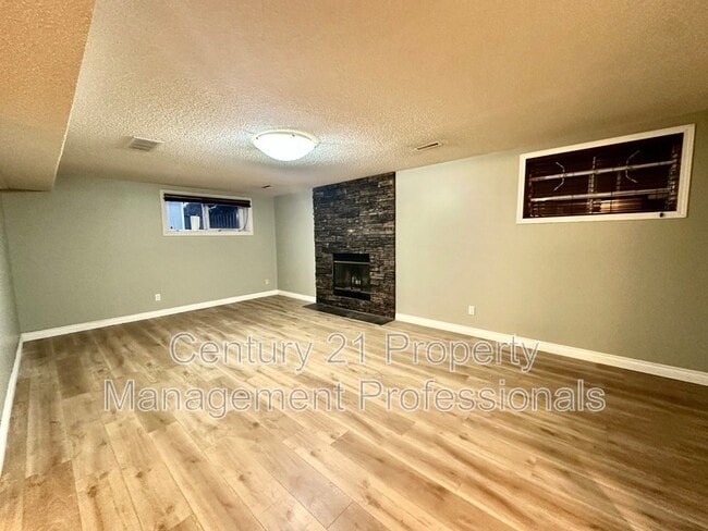 Building Photo - 10423-10440 40 Ave NW