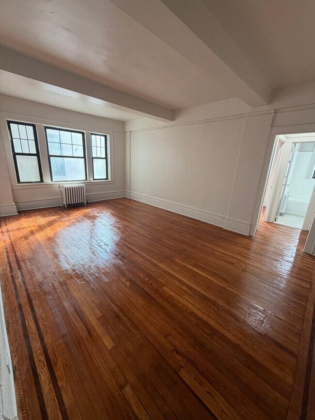 Building Photo - 25 N Harrison St