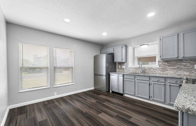 Building Photo - 6909 Quail Lake Dr