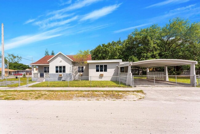 Building Photo - 798 NW 70th St