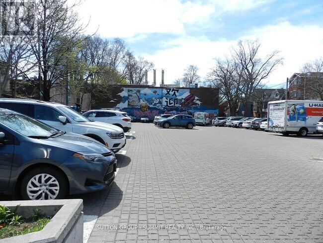 Photo du bâtiment - 577-577 Gerrard St E