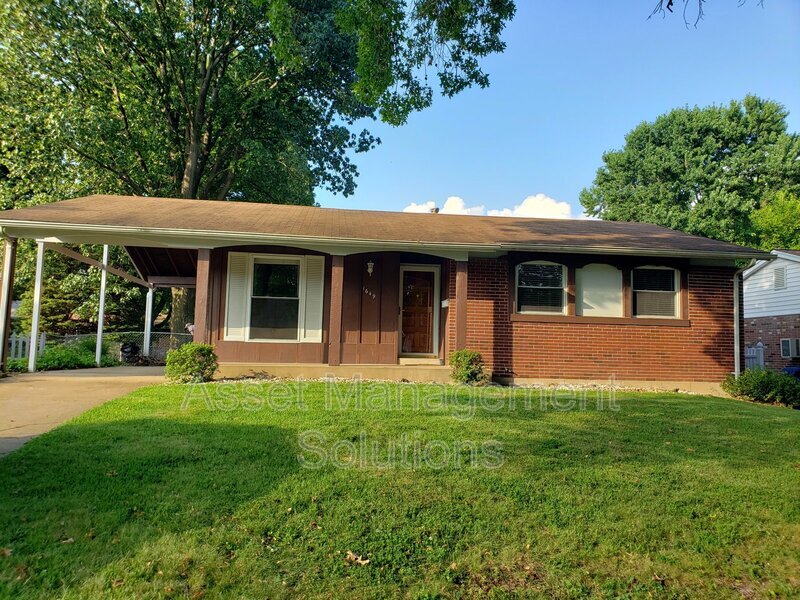 1649 Oliveto Ln, Hazelwood, MO 63042 House Rental in Hazelwood, MO