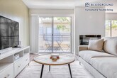 Foto principal - 17200 Burbank Blvd