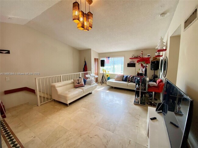 Building Photo - 8039 Lake Dr
