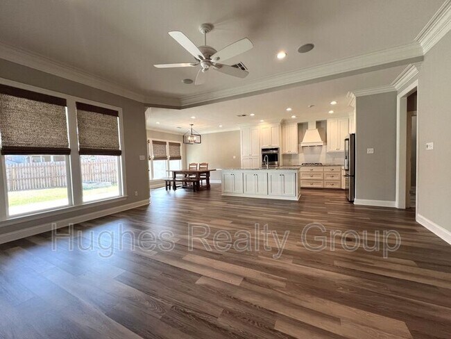 Building Photo - 27766 Lakeshore Dr