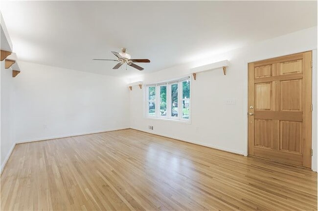 Building Photo - 13805 Fulmer Dr