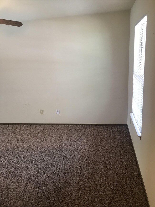 Foto del edificio - 3210 Phoenix Ave