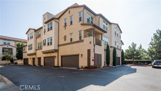 Foto del edificio - 545 W Foothill Blvd