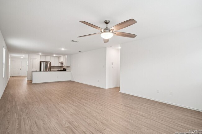 Building Photo - BEAUTIFUL 4-BEDROOM HOME AT THE SILOS