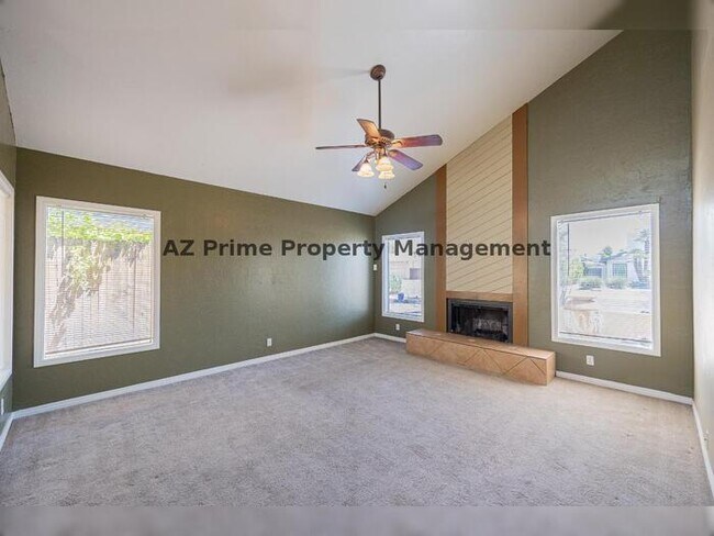 Foto del edificio - 5502 E Roanoke Ave