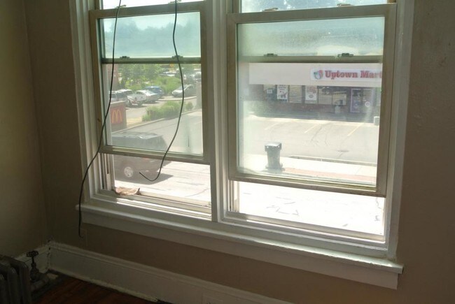 Building Photo - 16508 Detroit #11