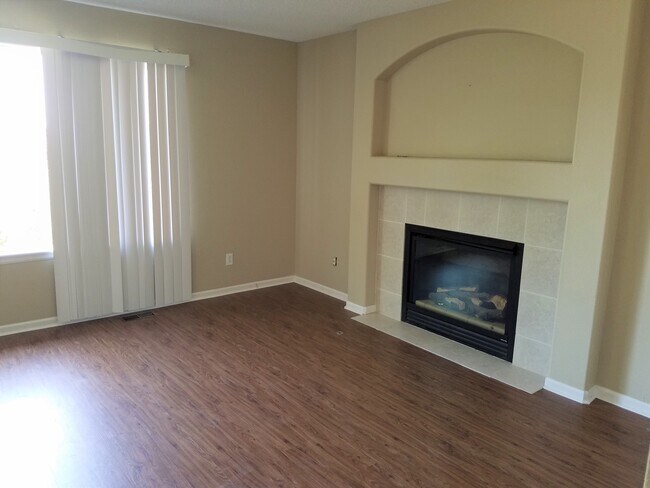 Foto del edificio - 9460 Cove Creek Dr