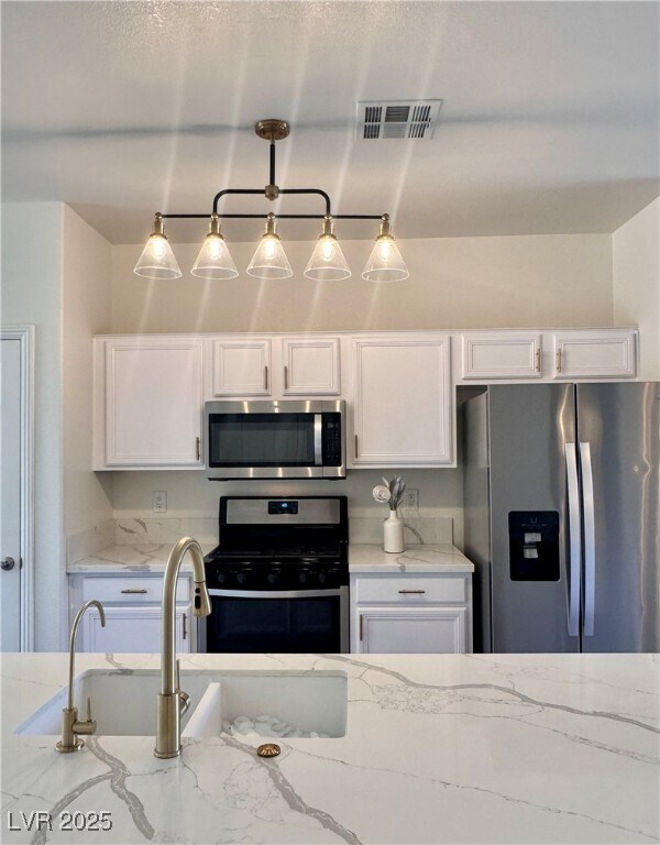 Foto del edificio - 817 Peachy Canyon Cir