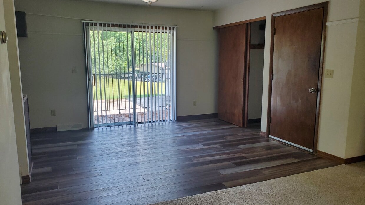 Primary Photo - 741 E Imperial Dr