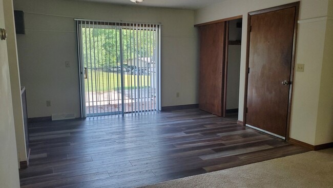 Building Photo - 741 E Imperial Dr