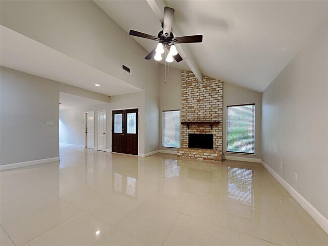 Foto del edificio - 14211 Langbourne Dr