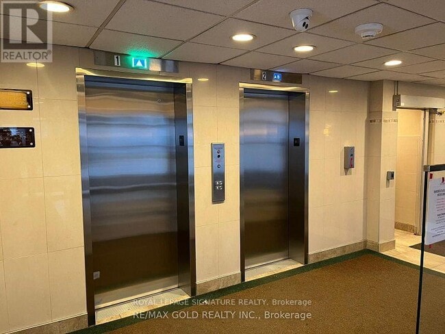 Building Photo - 1625 Bloor St