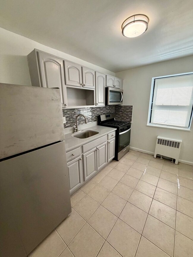 Interior Photo - 242 Prospect Street