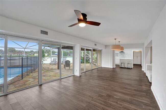 Foto del edificio - 6106 Royal Poinciana Ln