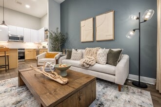 Building Photo - Parkway Crossings