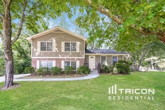 Building Photo - 2561 Falcon Ridge Dr SW
