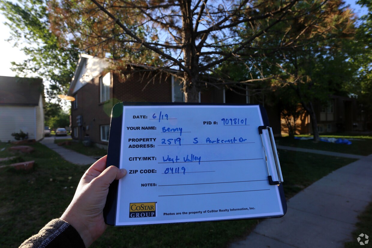 Building Photo - 2519 S Parkcrest Dr