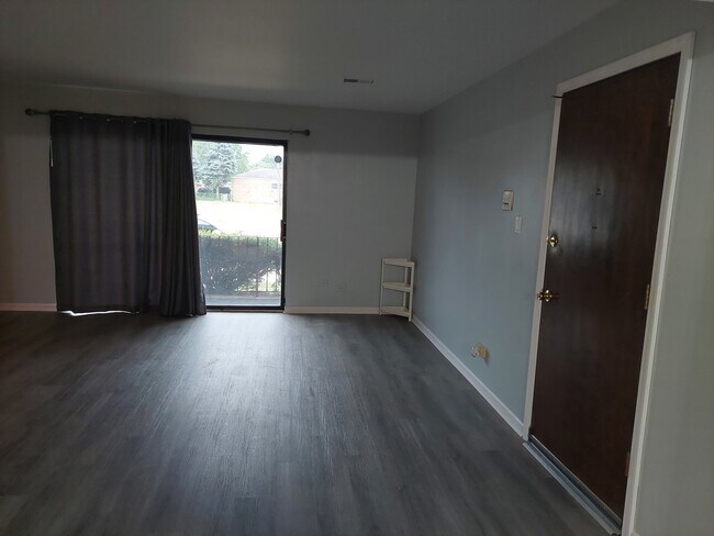 Foto del edificio - 2728 W 87TH St