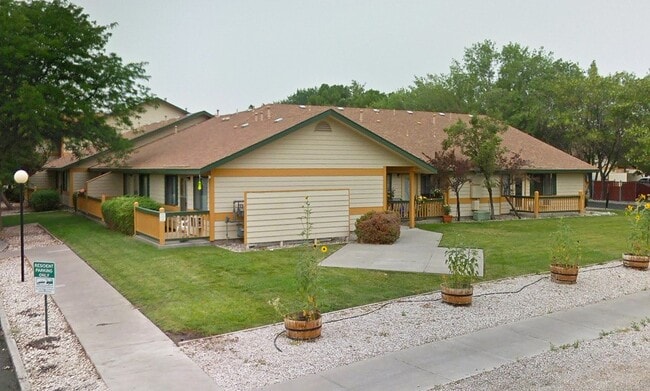 Building Photo - 1825 Auction Rd