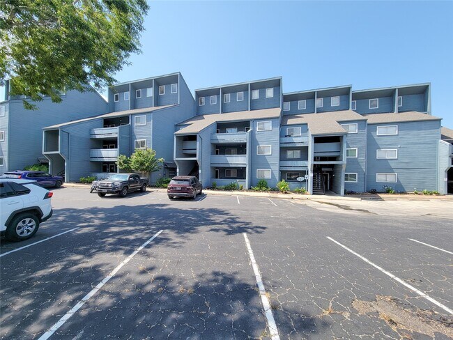 Building Photo - 12500 Melville Dr
