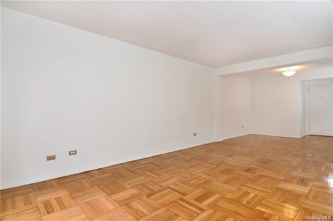 Foto del edificio - 2165 Matthews Ave