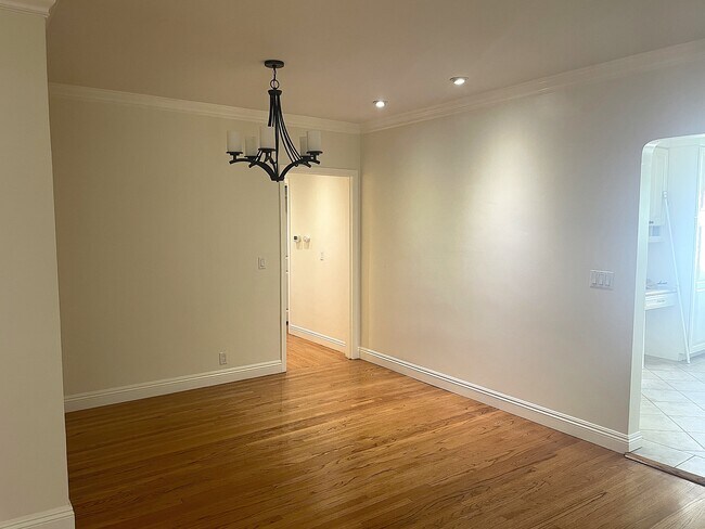 Foto del edificio - 1235 E Armando Dr