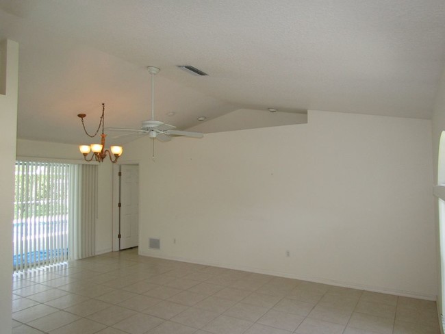 Building Photo - Dog Friendly Pool Home with Large Yard