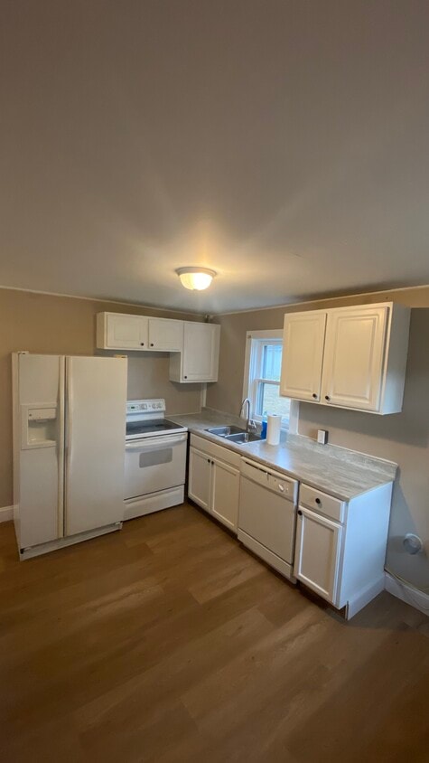 Primary Photo - 220 Winn St