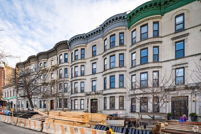 Foto del edificio - 172 Sterling Pl