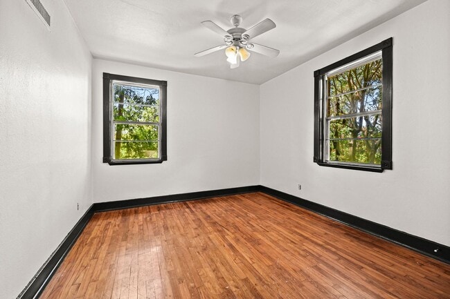Building Photo - 608 Carol Marie Dr