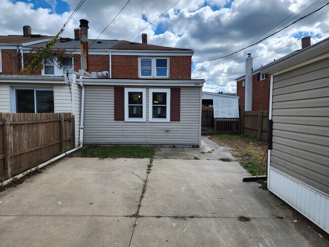 Foto del edificio - 7860 St Bridget Ln