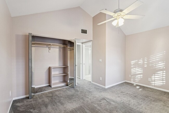 Building Photo - Beautiful 2 Bedroom