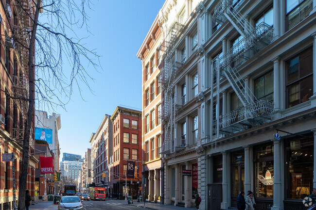 Foto del edificio - 121 Spring St