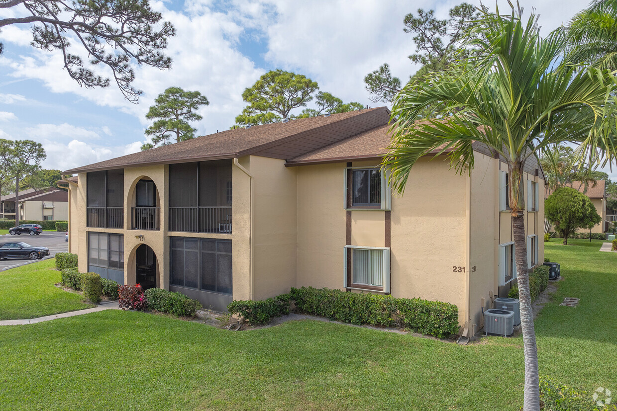 Primary Photo - Pine Ridge Condominiums